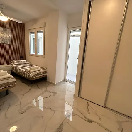 Appartamento Close To The With Garage