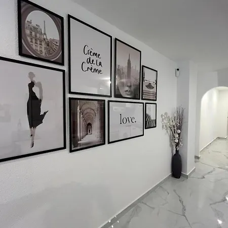 Close To The With Garage *